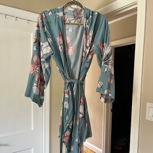 Plum Pretty Sugar Floral Robe